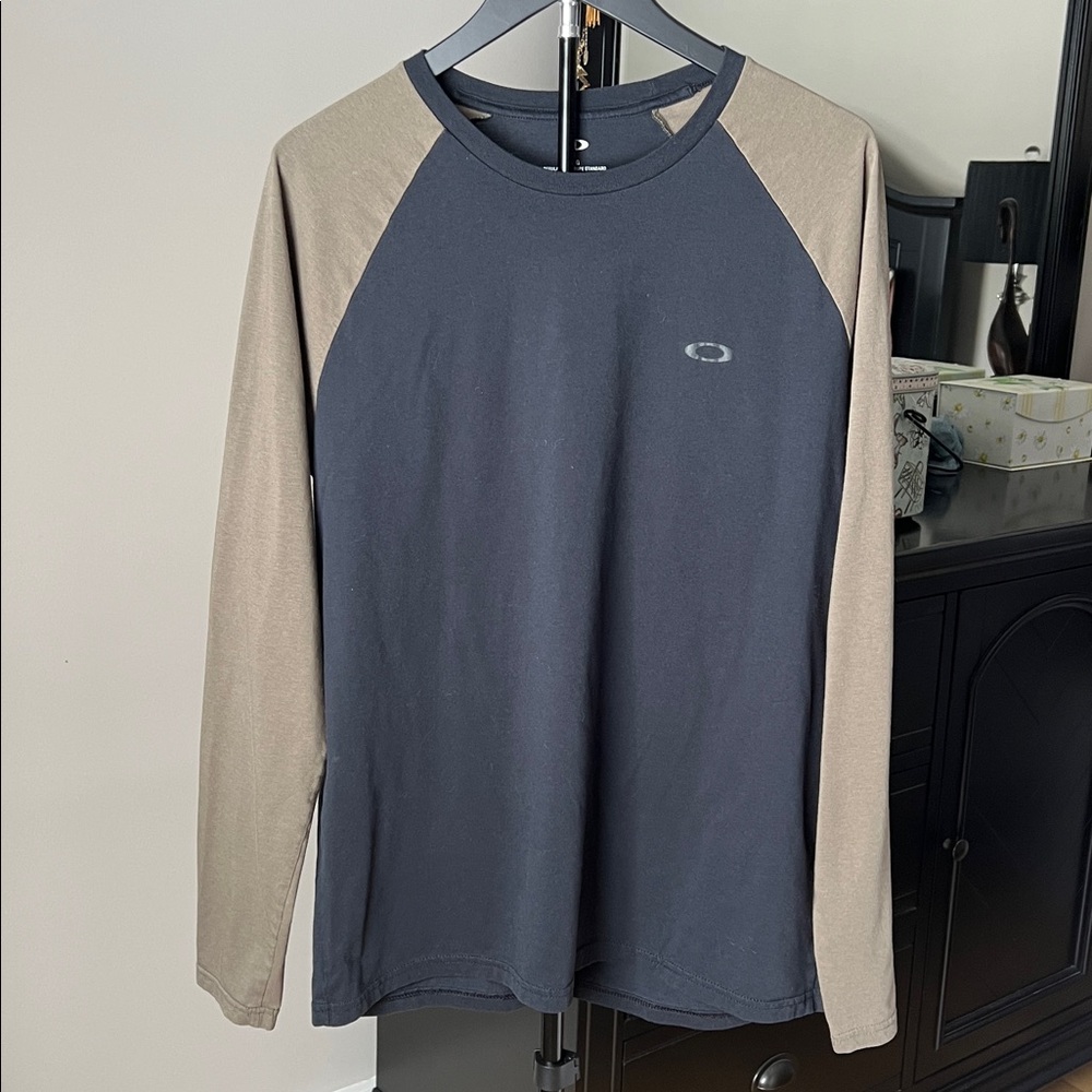 Oakley Black and Tan Long Sleeve Tee.